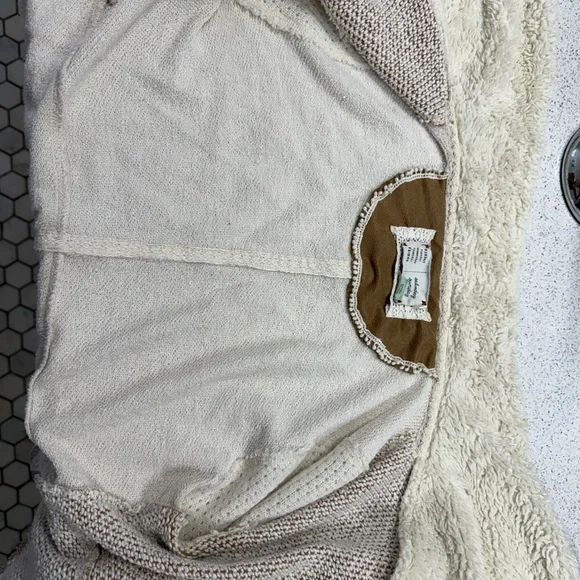 Anthropologie -Saturday Sunday-Cozy Cream/Tan Open-Front Sherpa Shawl/Cardigan - Picture 15 of 15